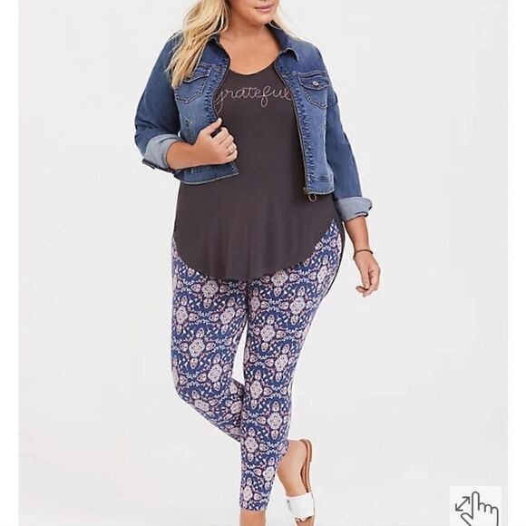 TORRID LEGGINGS Pink Blue Floral Medallion size 6 NWT - Picture 1 of 7
